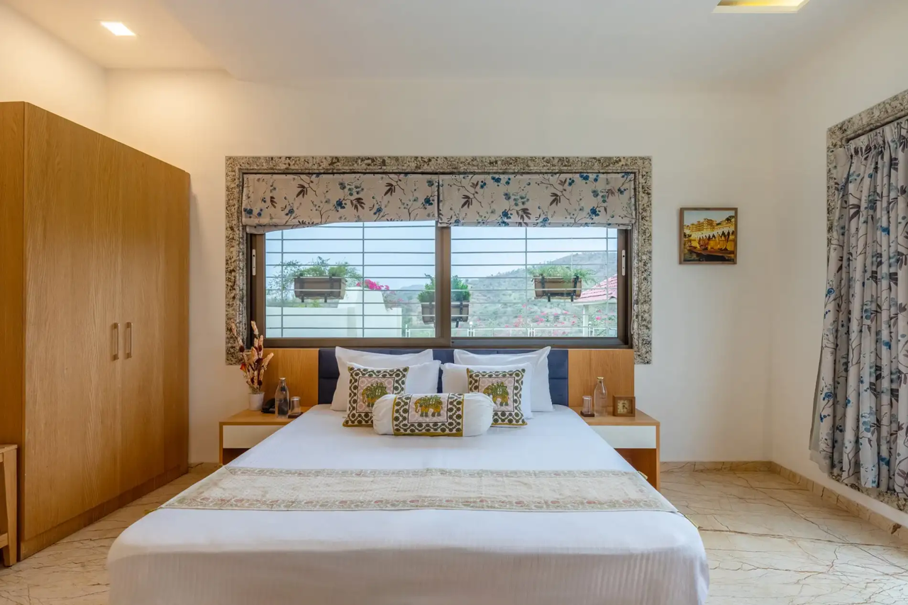 ELIVAAS Shourya Celesta 3 BHK with Pvt Pool 12/29