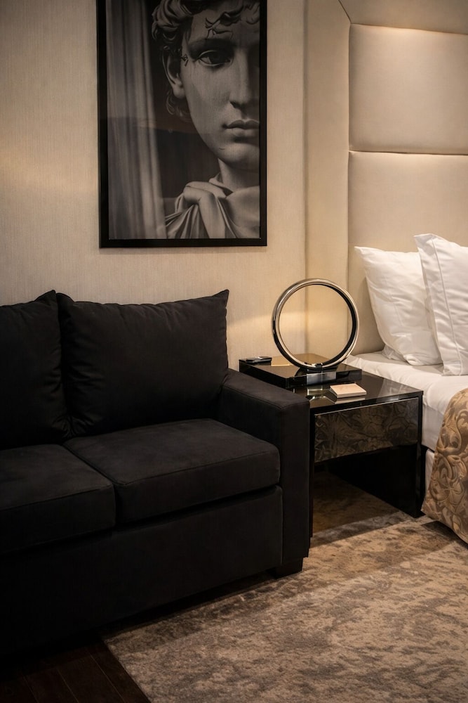 Hotel 9 28/41