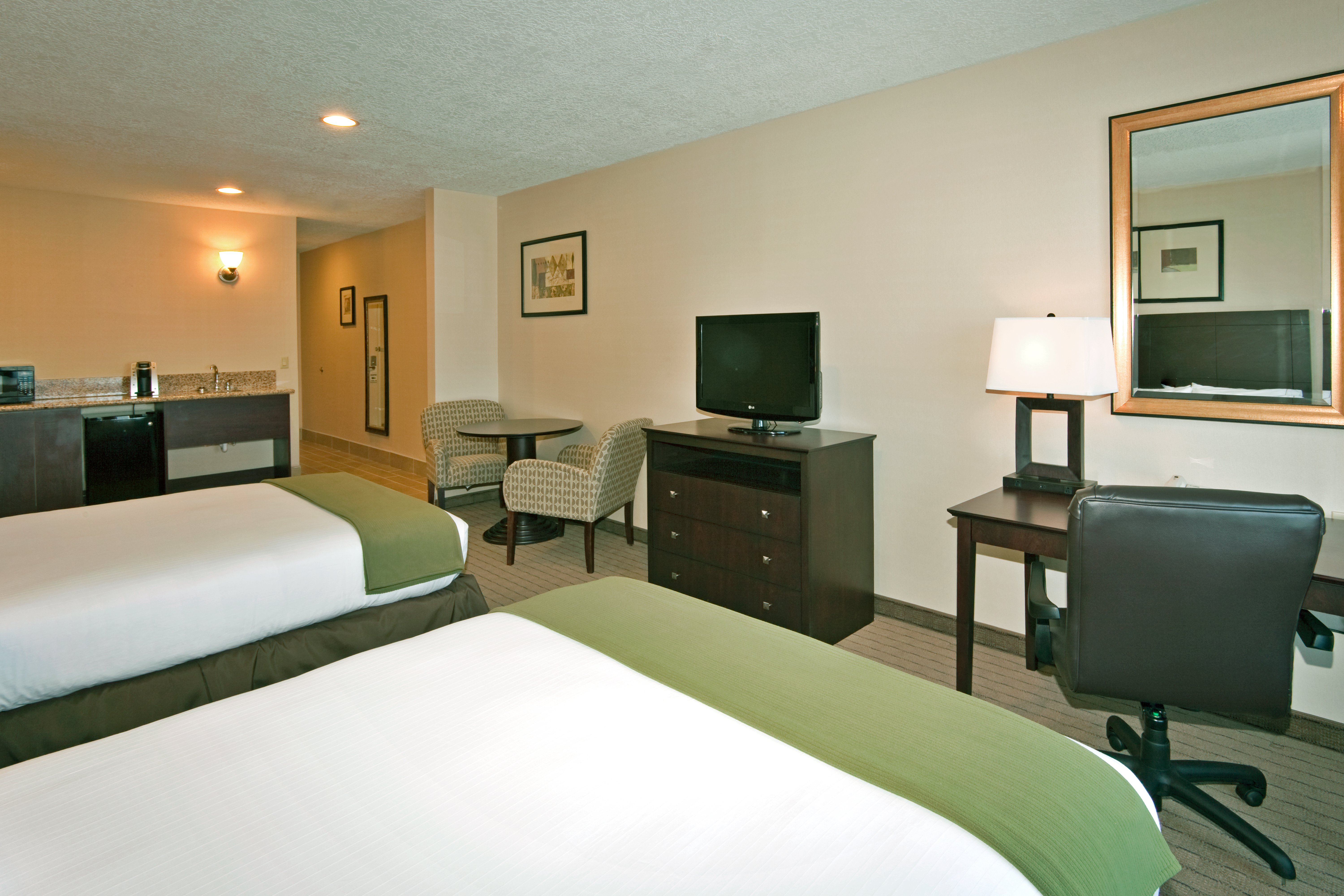 Holiday Inn Express Hotel Suites Grants Milan 9/33