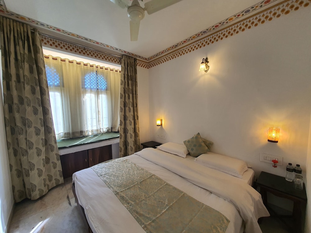 Mewar Haveli 19/57
