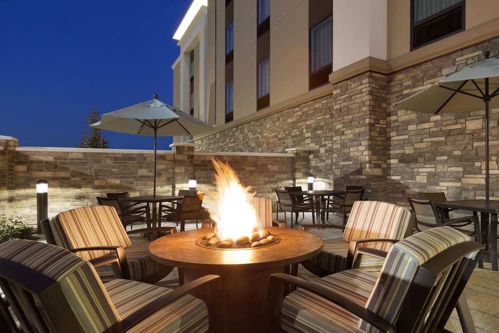 Hampton Inn and Suites Niles Warren OH 34/77