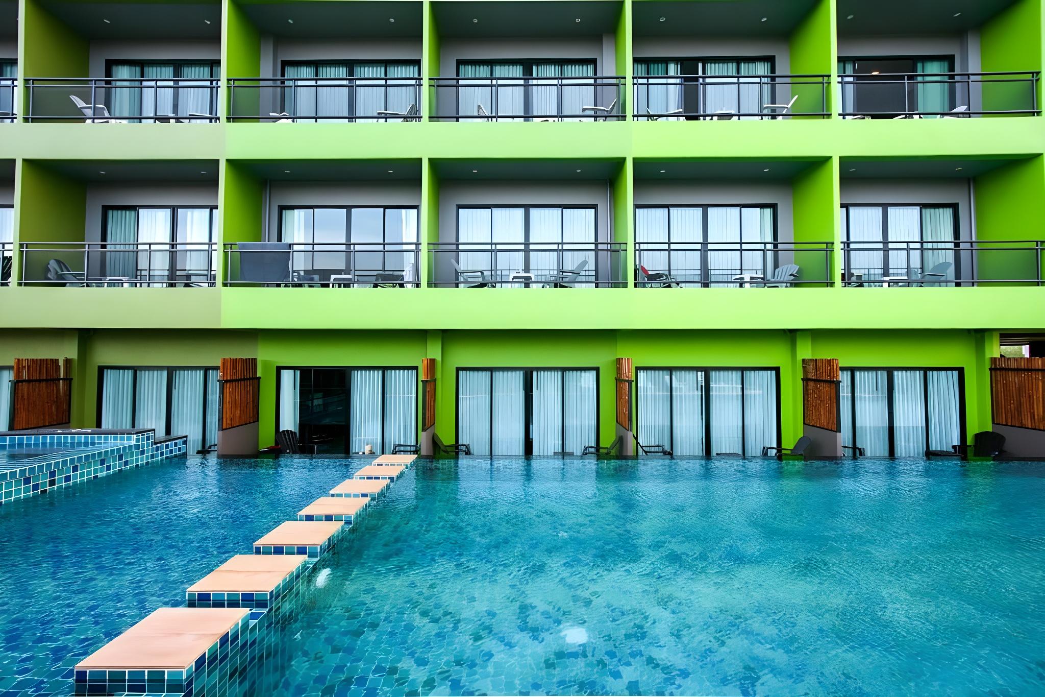 Bullkool Hua Hin 6/89
