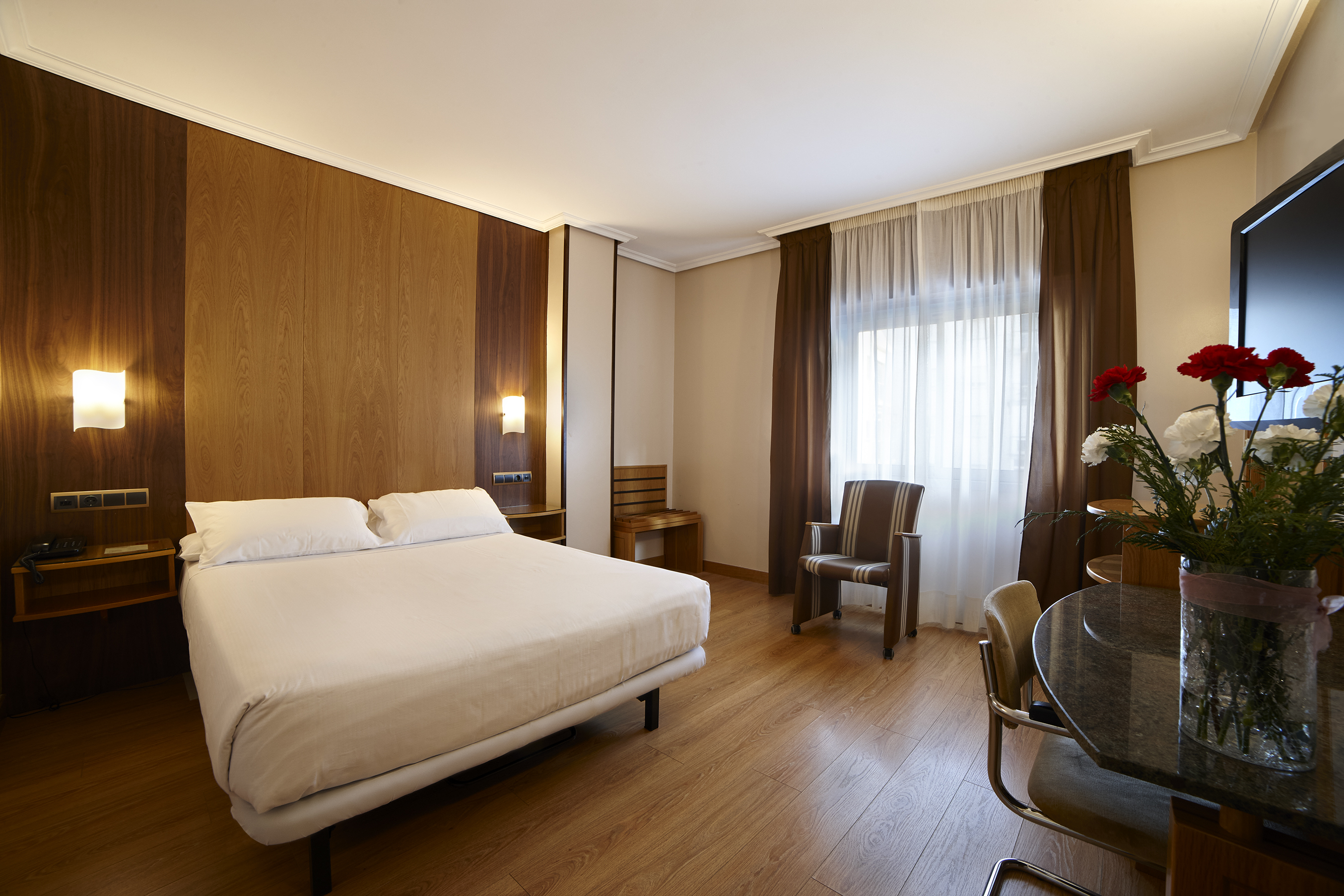 Standard, Double Bed, Zenit Dos Infantas 7/10