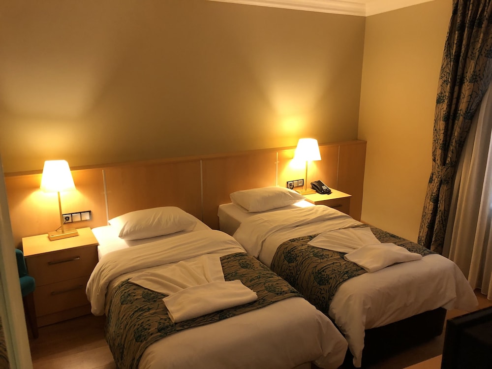 Artika Hotel 20/48