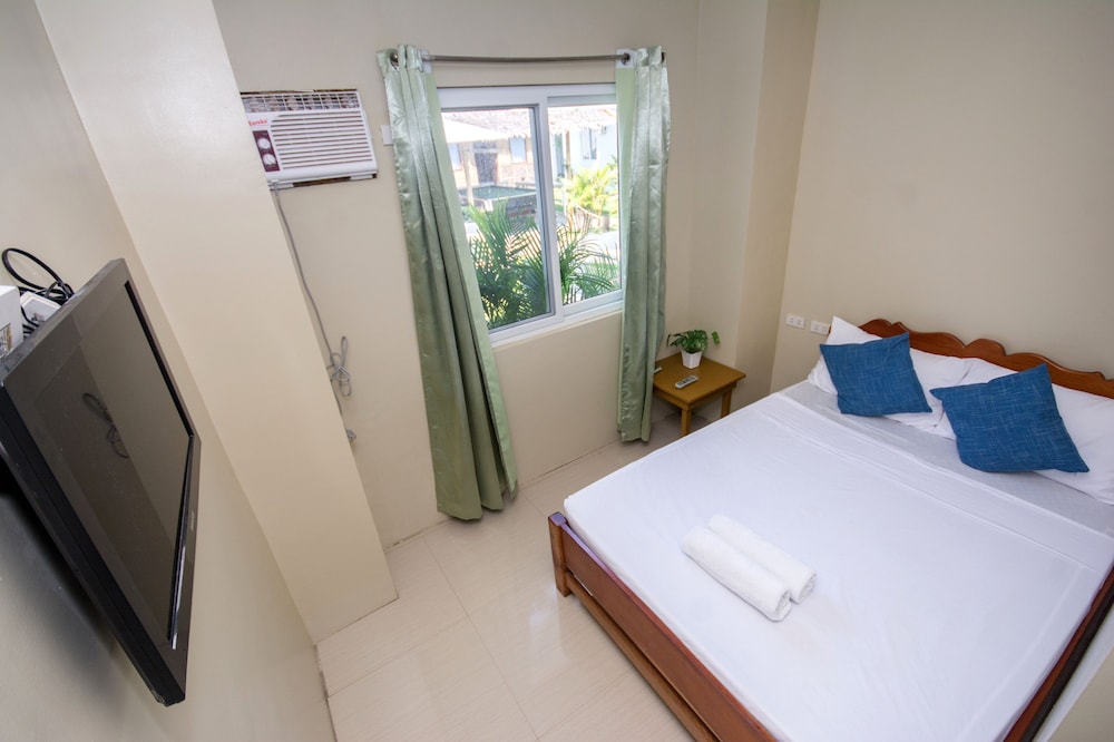 Boracay Backpackers 12/68