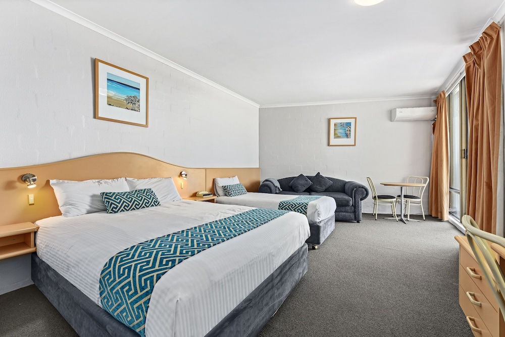 Palm Court Motor Inn 23/40