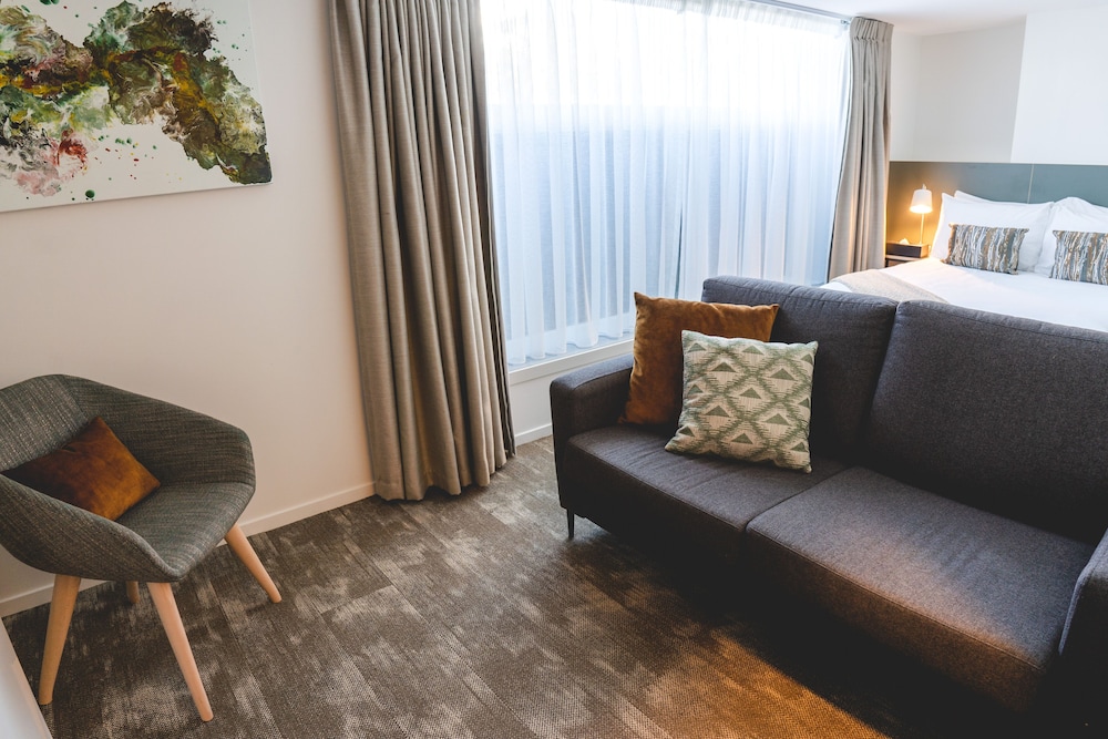 Sojourn Apartment Hotel Riddiford Street Limited 45/54