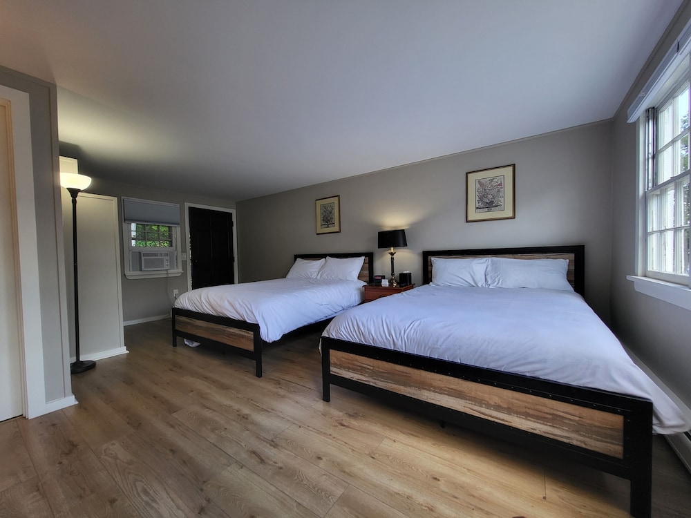 The Stowe Inn 18/64