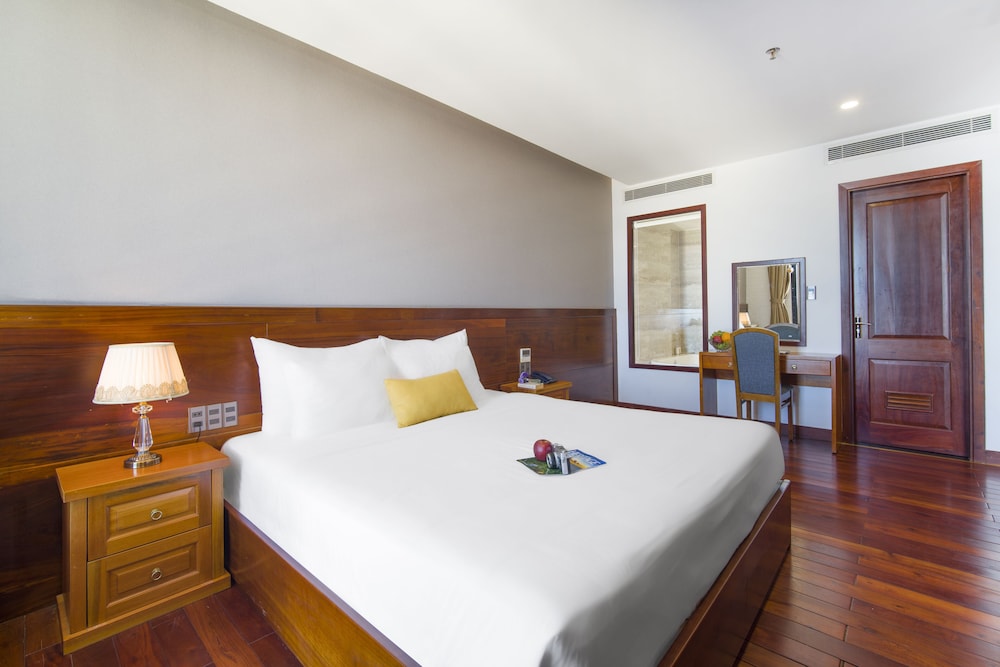 FAMILY SUITE, SEA VIEW, BATHTUB