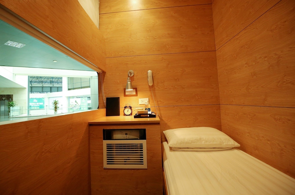 VATC SleepPod Terminal 1 23/57
