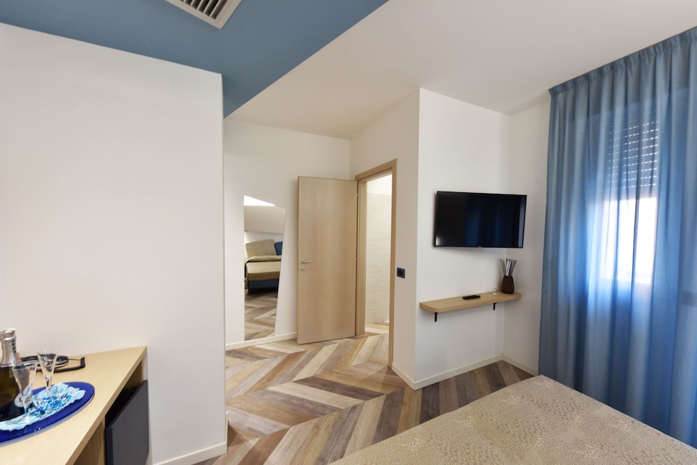 Color Hotel Rimini 50/69