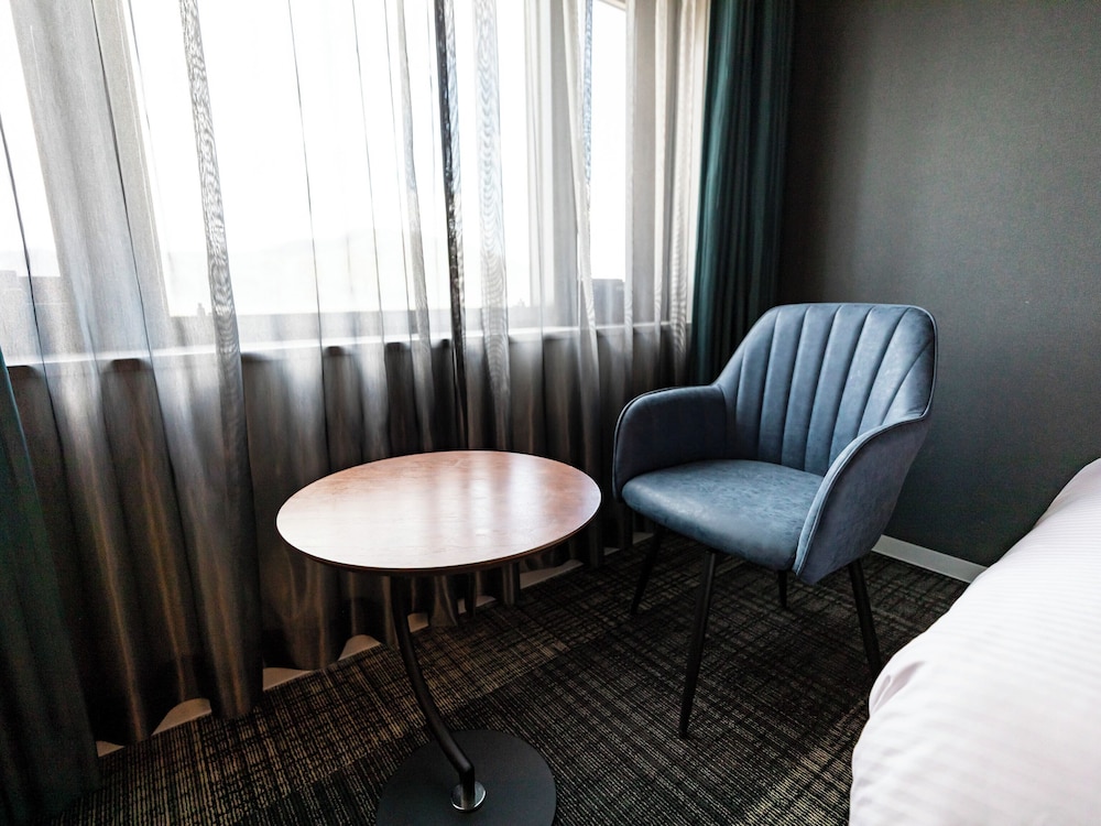 Century Plaza Hotel 47/58