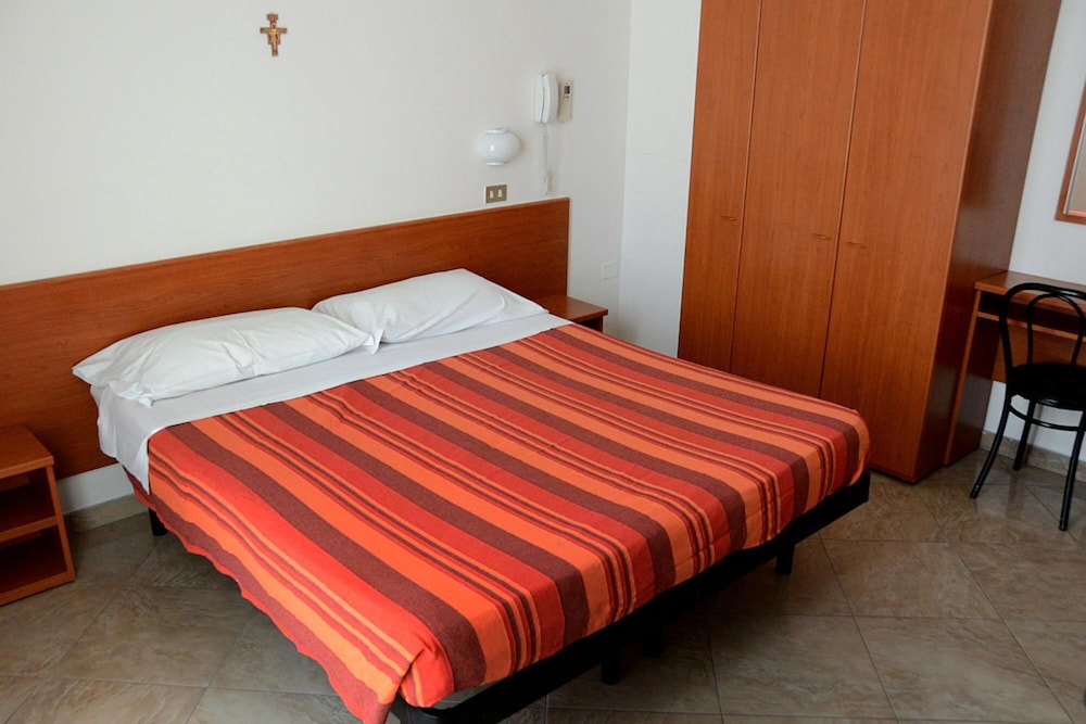 Hotel Trinidad 6/48