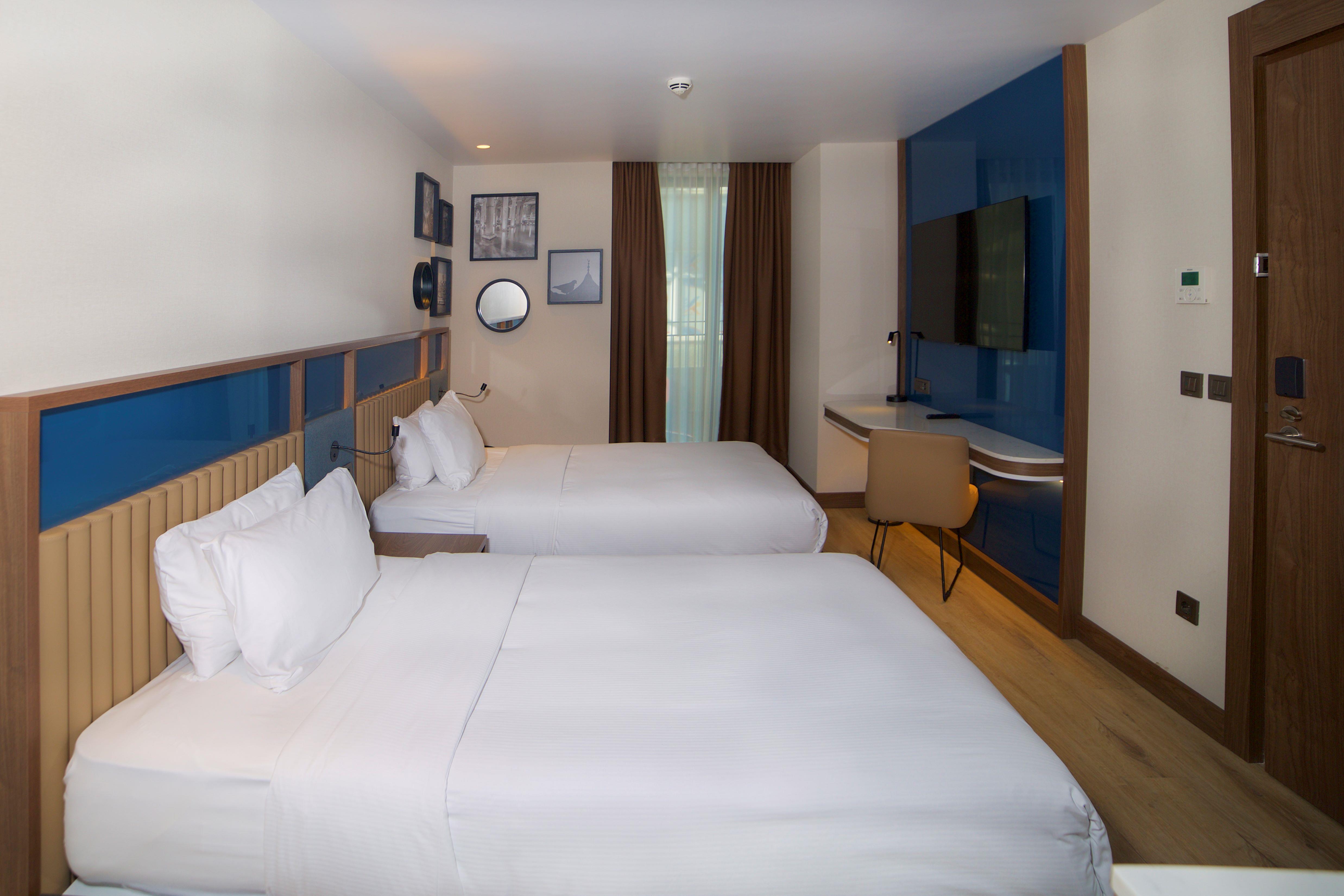 غرفة قياسية بسريرين منفصلين، Hampton by Hilton Istanbul Old City 2/10