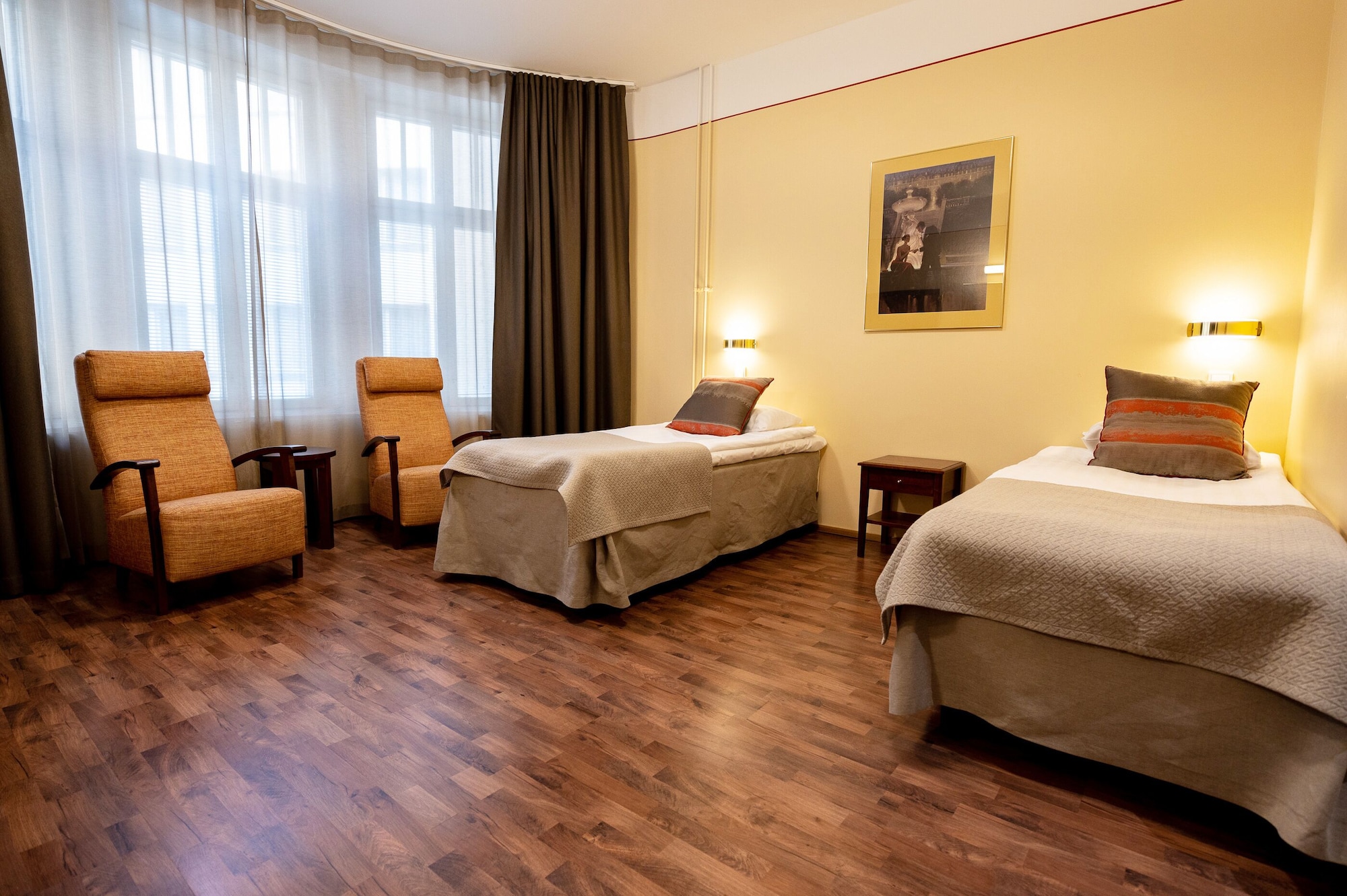 ROOM, TWIN BEDS