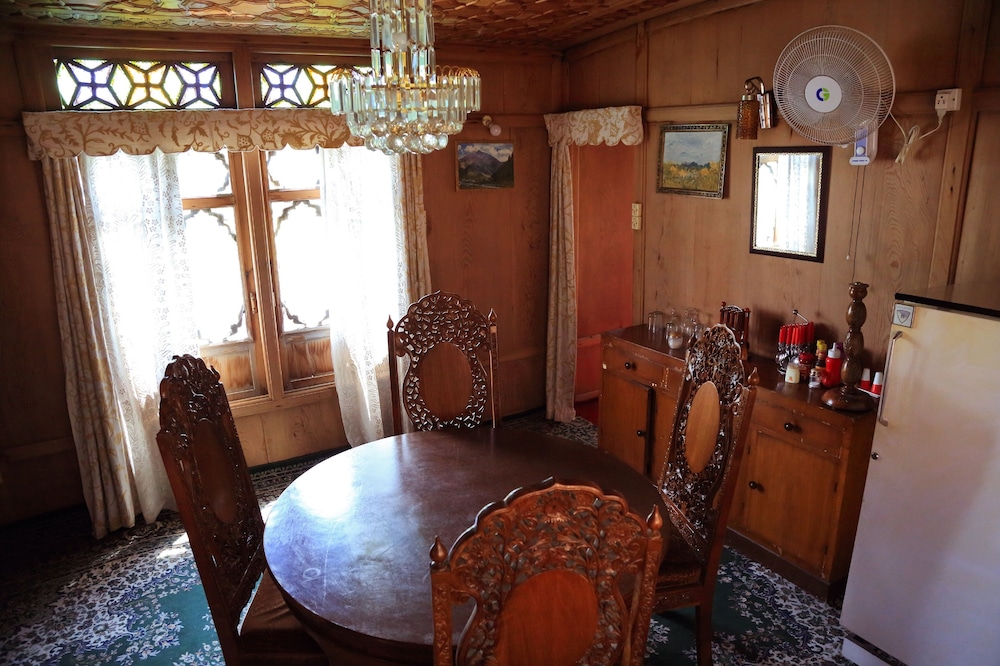 Houseboat Zaindari Palace 26/45