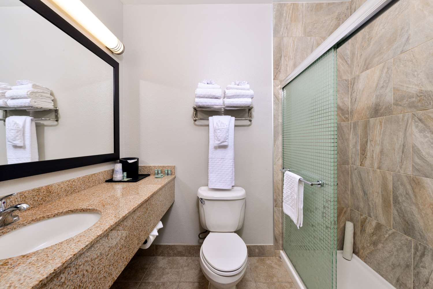 Best Western Kettleman City Inn & Suites 43/45