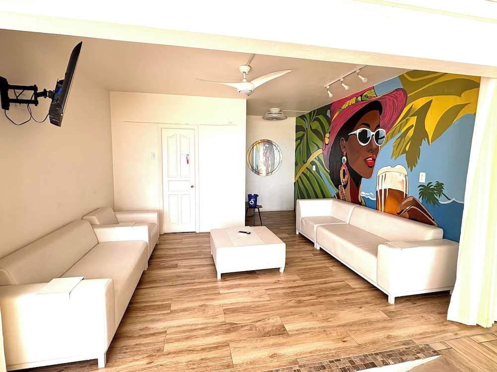 Sea View Beach Hotel 30/50