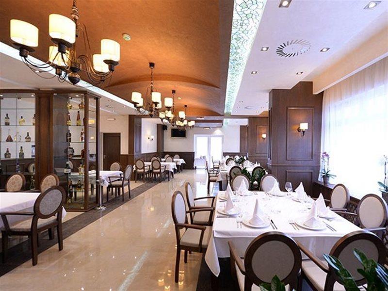 Majdan Hotel 30/38