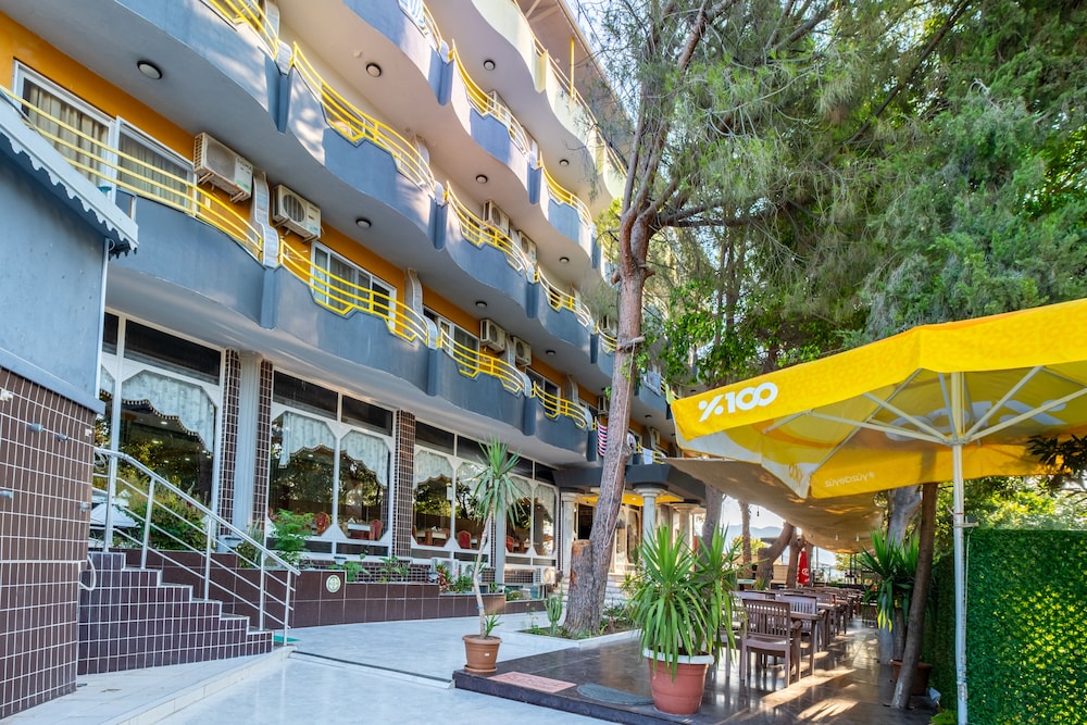 SELINUS BEACH CLUB HOTEL 5/50