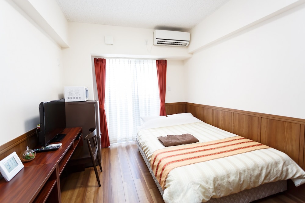 ROOM, DOUBLE BED