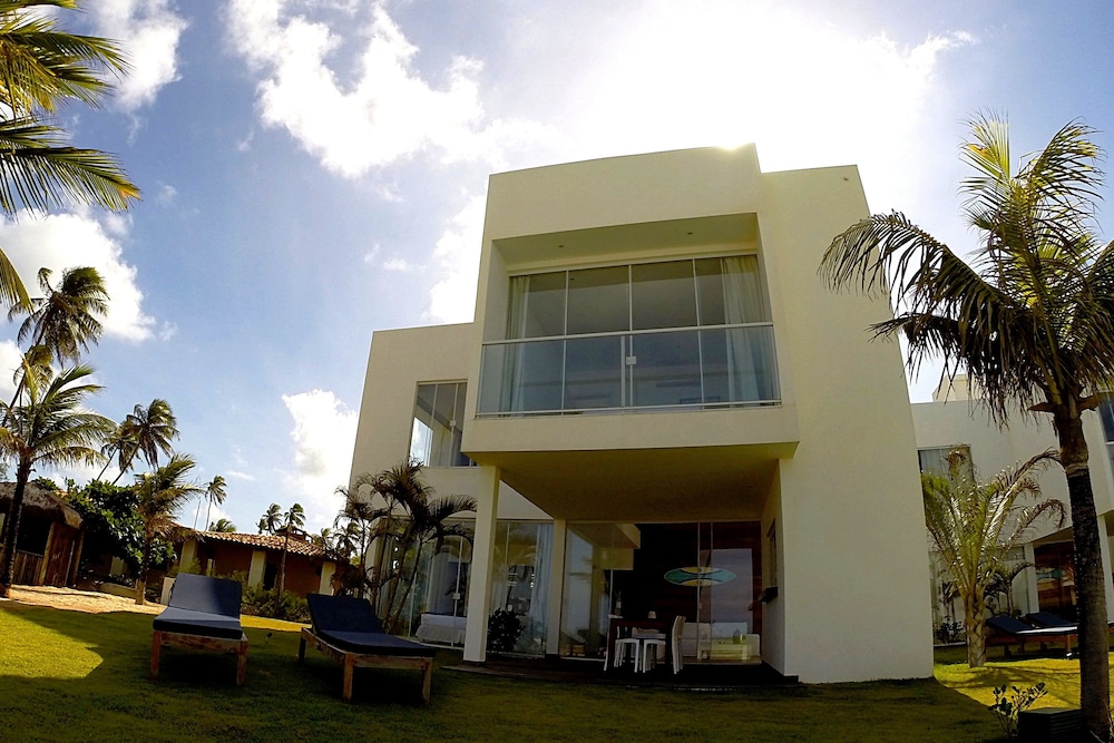B Blue Beachouses 4/65