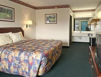 Days Inn By Wyndham North Columbia Ft Jackson 24/50