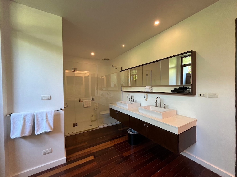 Amatapura Beach Villa 1 58/59