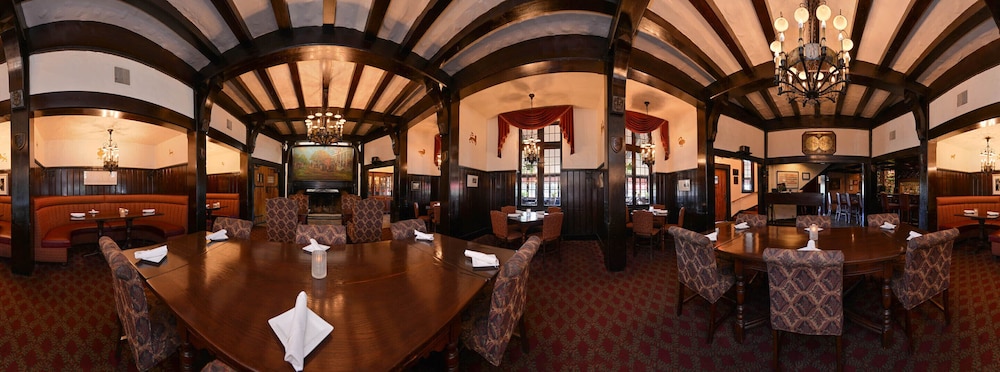 The Red Coach Inn 42/45