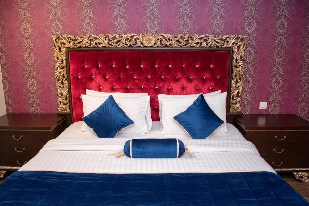 Centaurus Hotel Suites 13/42
