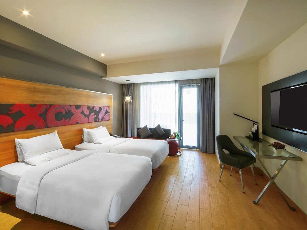 DELUXE, TWIN BEDS, BALCONY