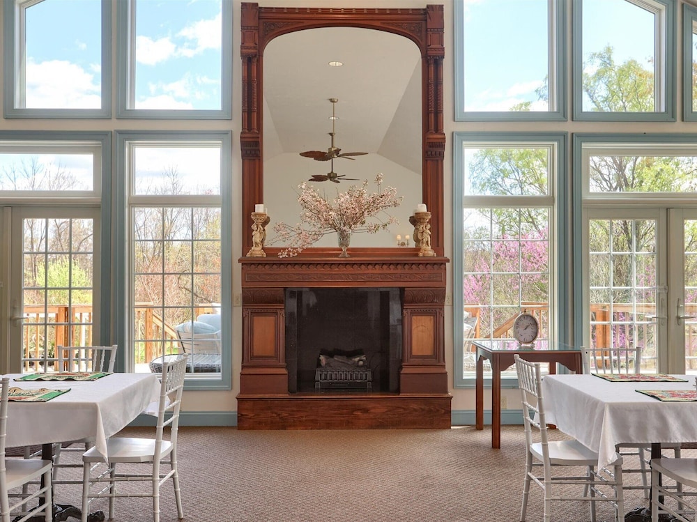 Battlefield Bed &amp; Breakfast Inn 66/76
