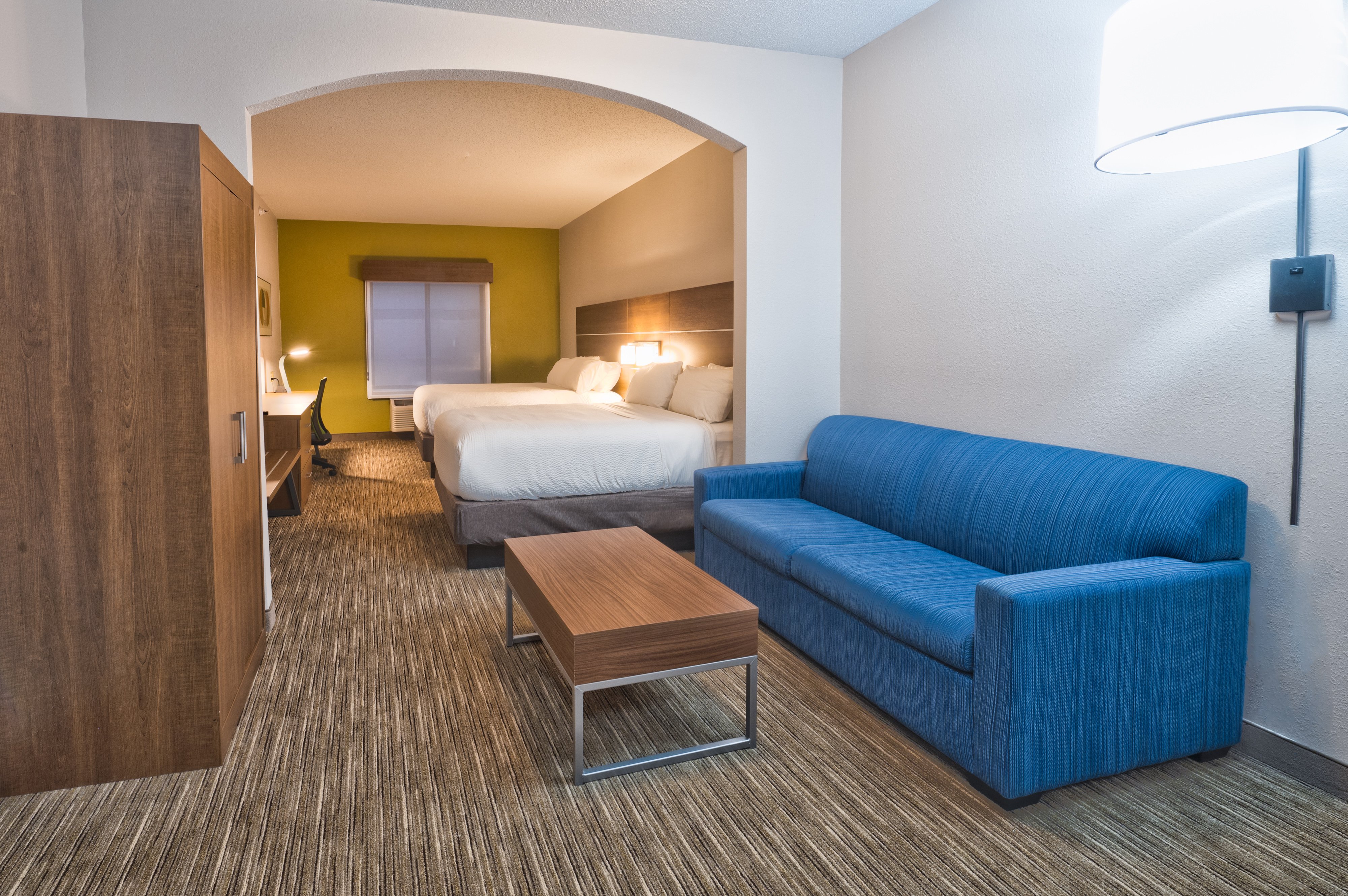 Holiday Inn Express Hotel Suites Goshen 51/75