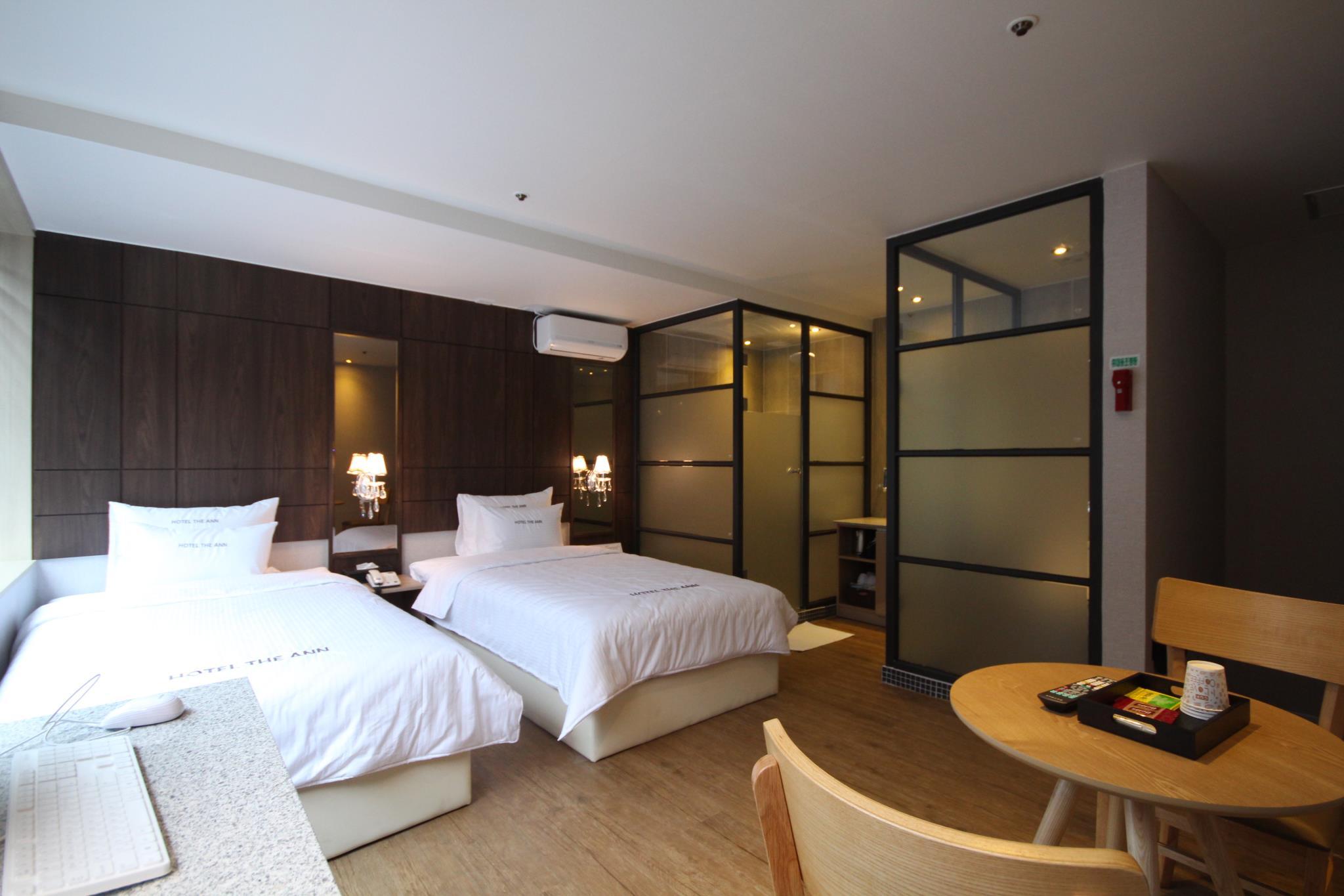 Semi Room, 2 Semi Double Beds