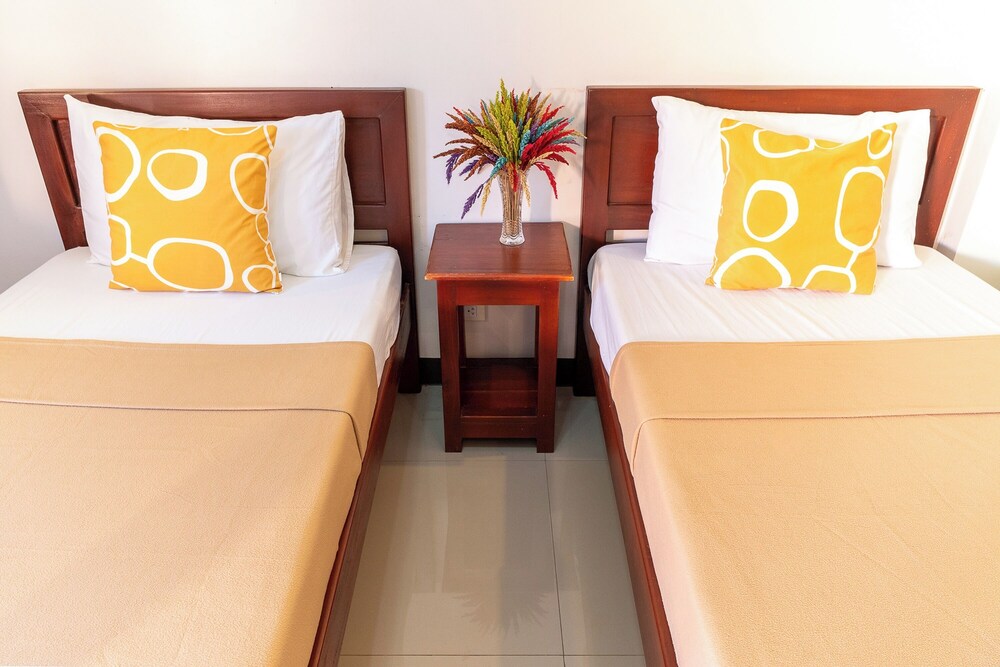 Dinah's Tourist Inn Puerto Princesa by ZUZU 47/63