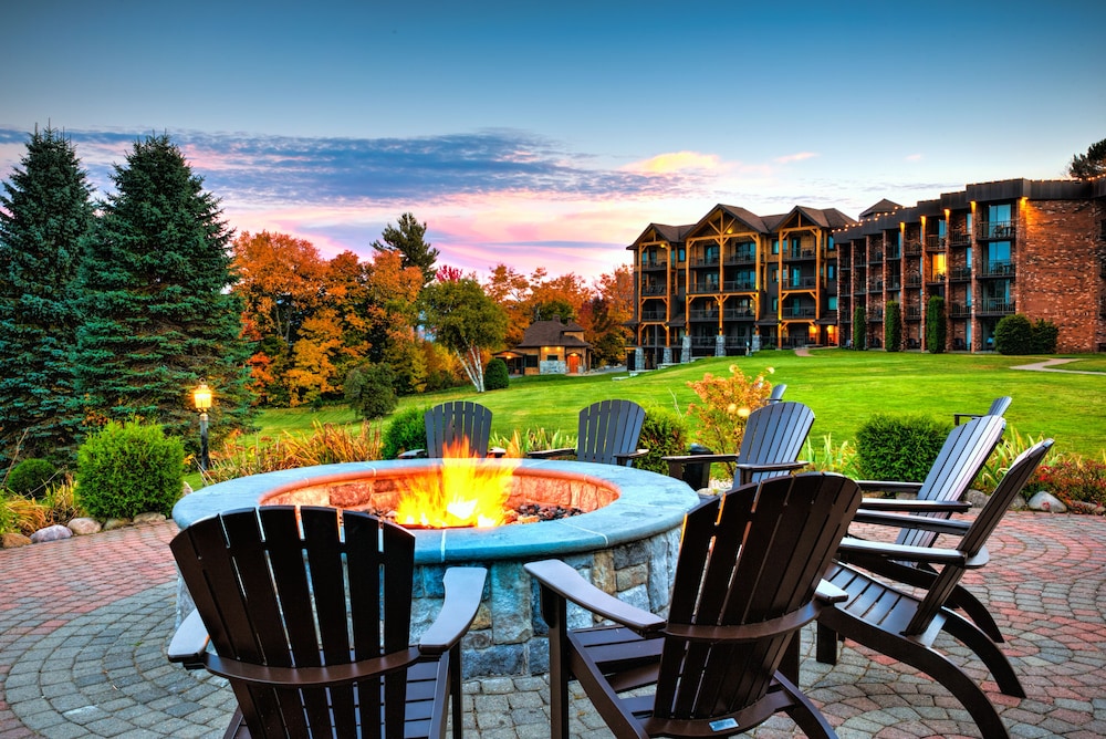 Crowne Plaza Lake Placid 54/67