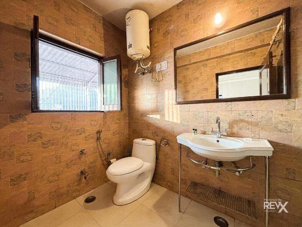 HOTEL SUNNY COT 53/55