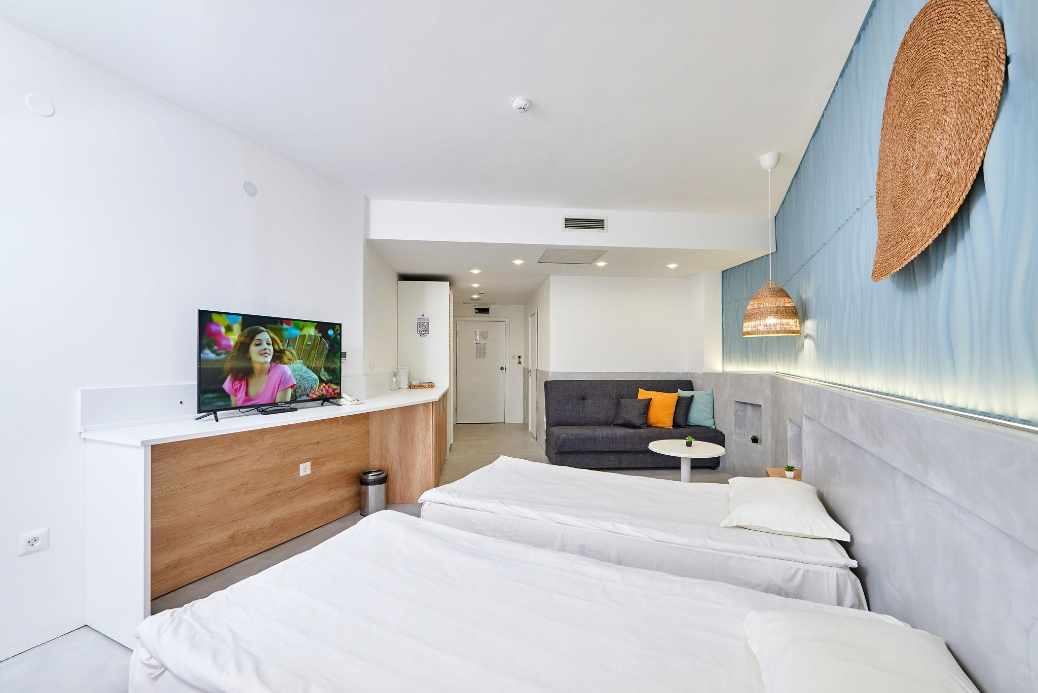 Studio, Single, Balcony or Terrace