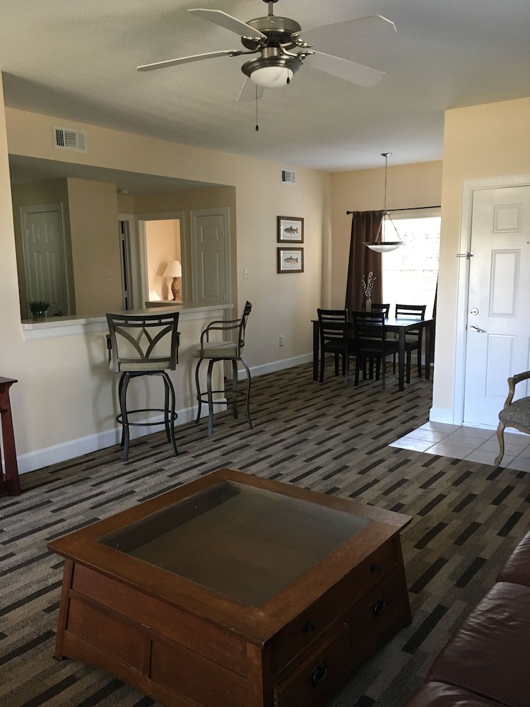Kemah Boardwalk Inn 22/50