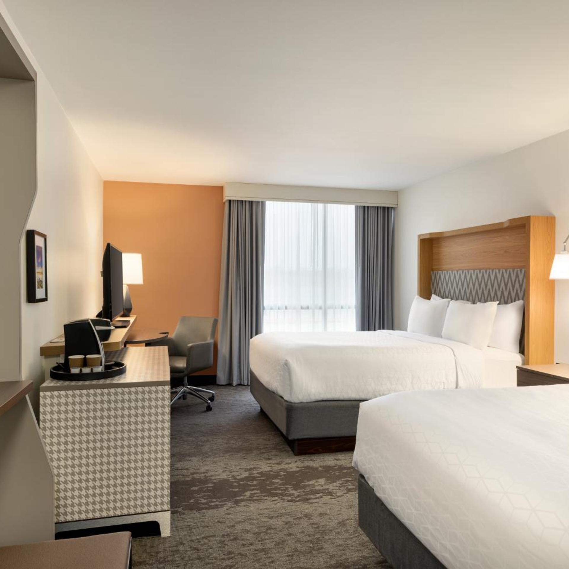 2 ROOMS, SUITE, 2 QUEEN BEDS