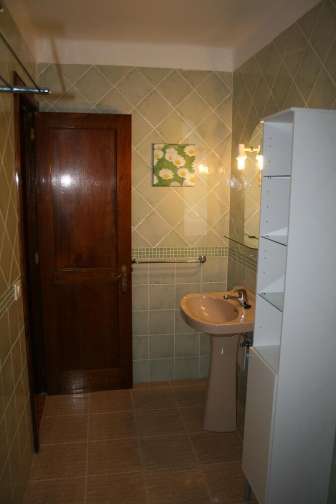 Las Acacias Apartments 4/32