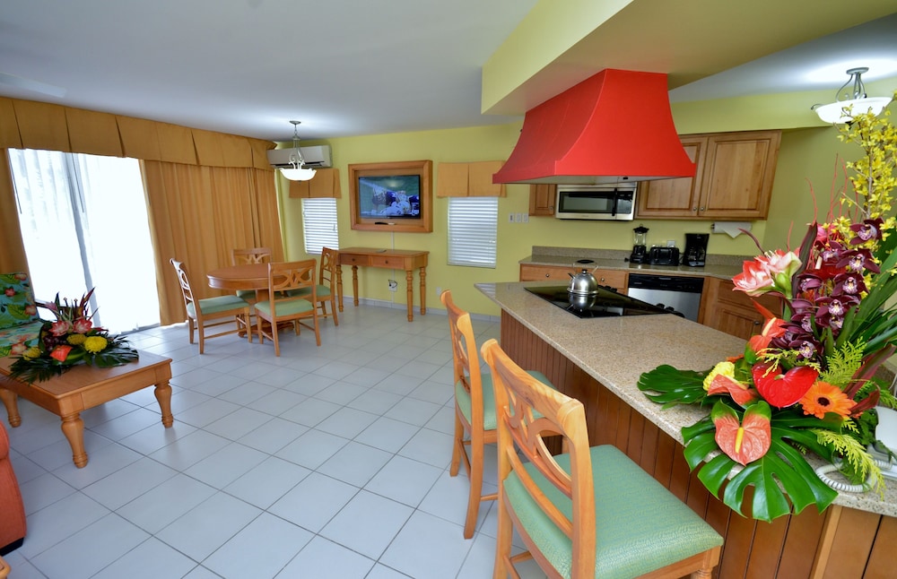 Atrium Beach Resort And Spa St Maarten A Ramada By Wyndham 53/64