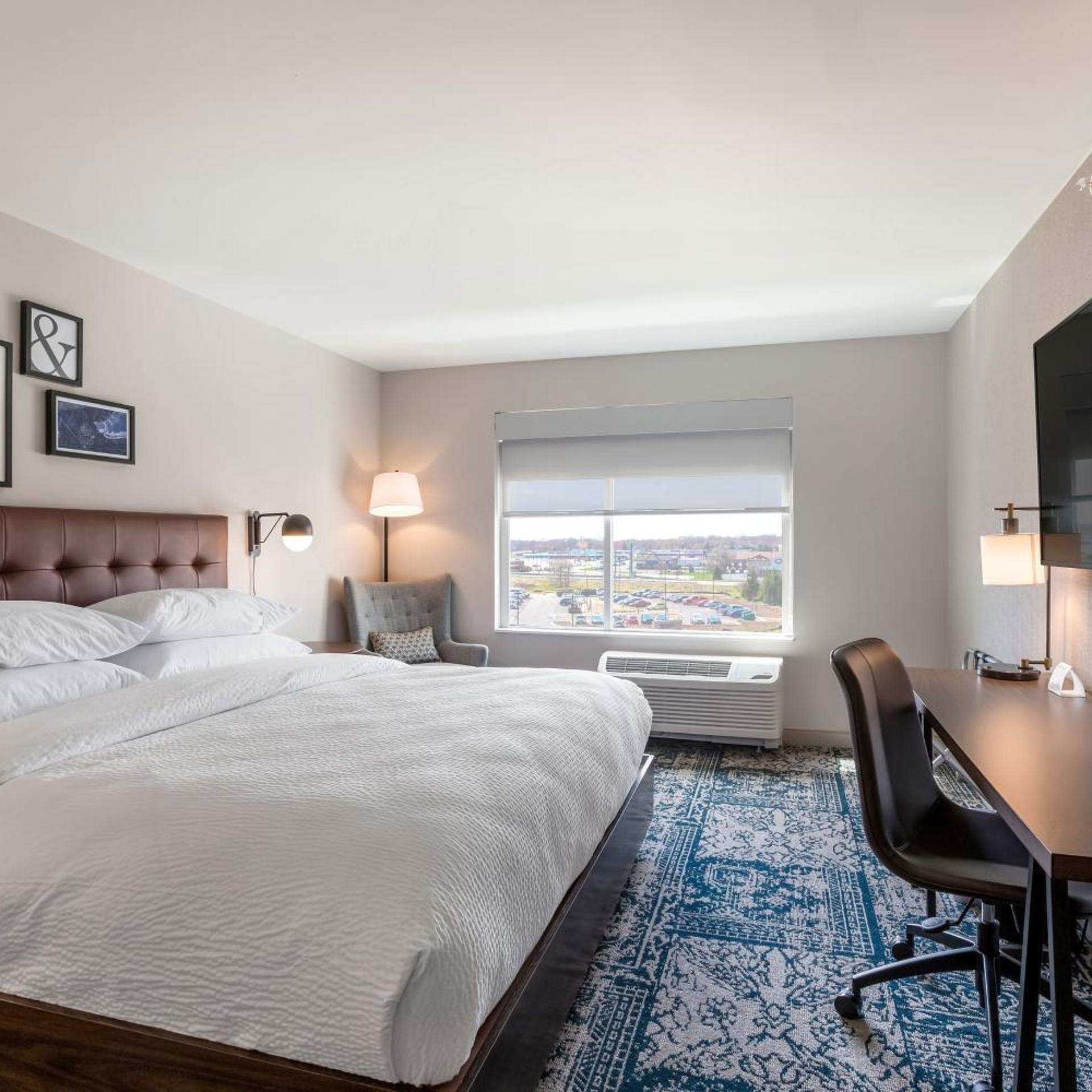 غرفة تقليدية بسرير كينج لذوي الإعاقة، Four Points By Sheraton Elkhart 3/10