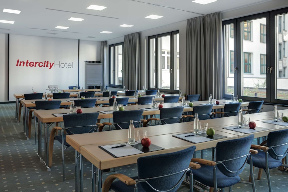 INTERCITYHOTEL HAMBURG HAUPTBAHNHOF 15/22