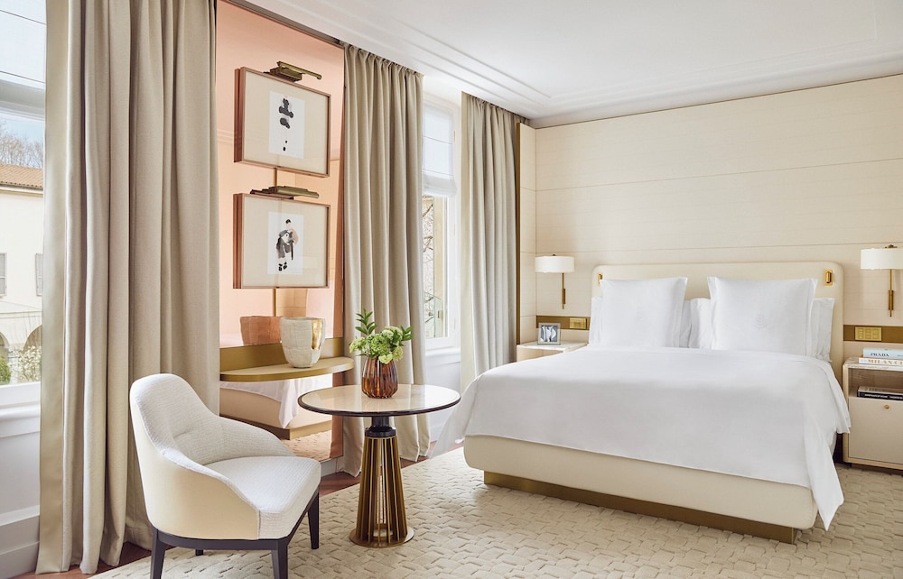 PREMIUM, KING BED, GARDEN VIEW