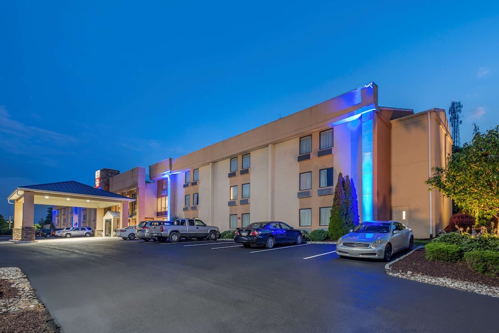 Best Western Plus Poconos Hotel 3/43