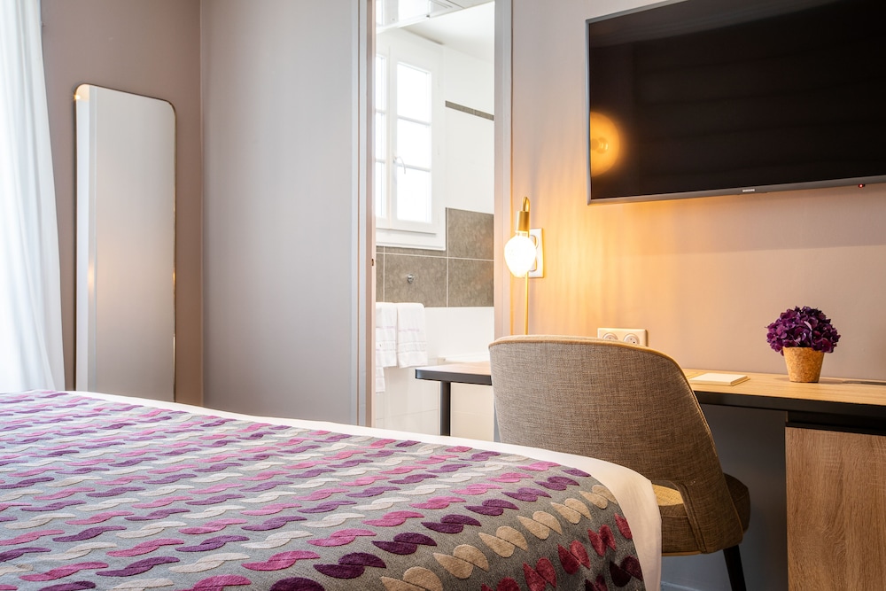 Hotel Nude Paris - Color Vision 31/81