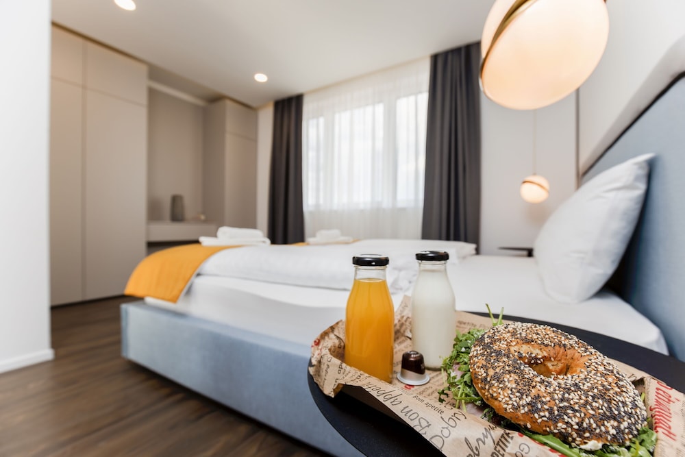 بنتهاوس سوبيريور بسريرين كوين، The Amberlyn Suite Hotel 4/7