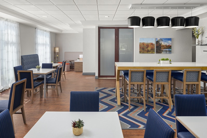 Hampton Inn Fairmont 37/54
