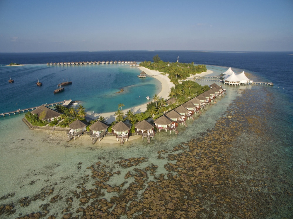 Safari Island Resort 50/58